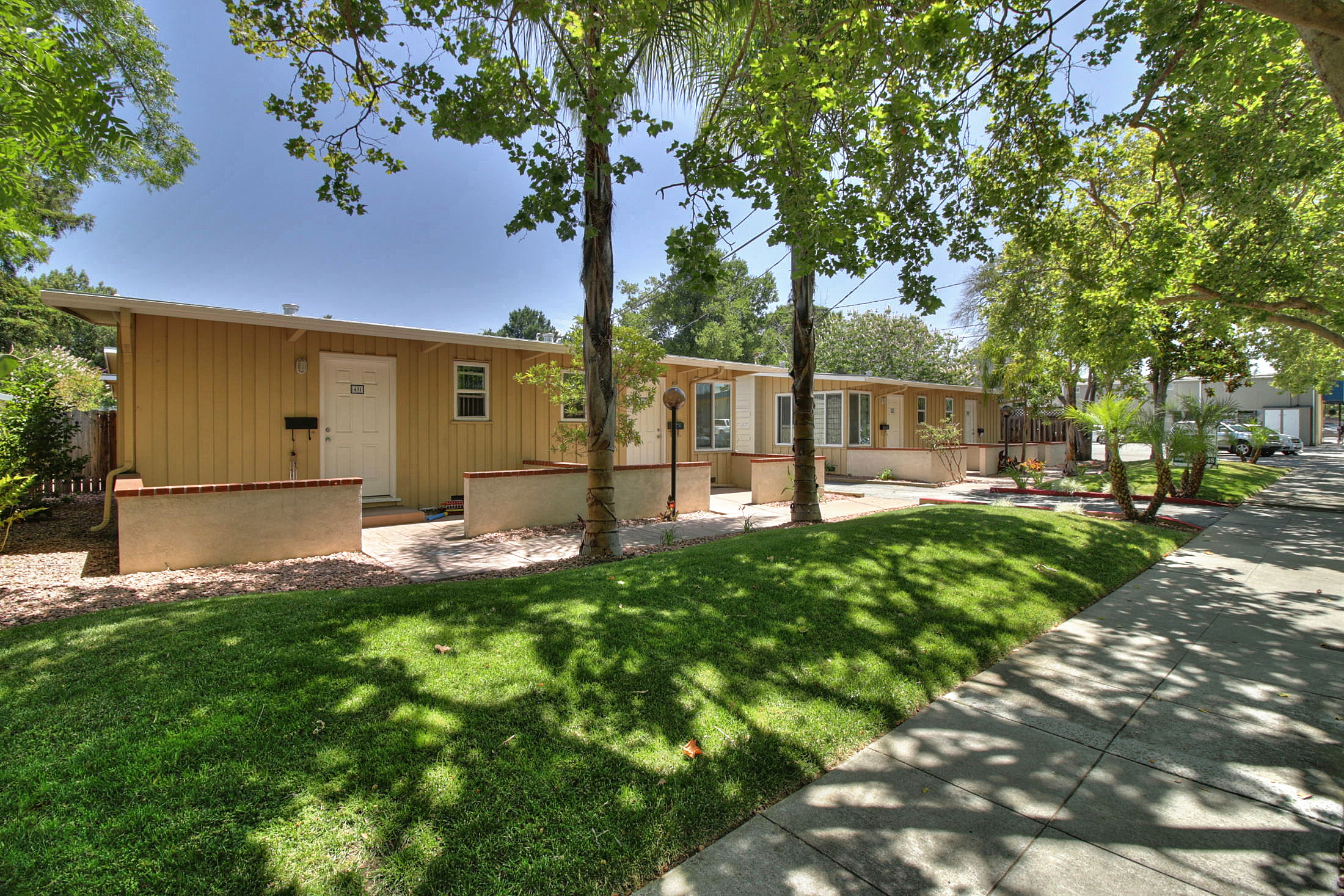 Stanford Apartments photo 3
